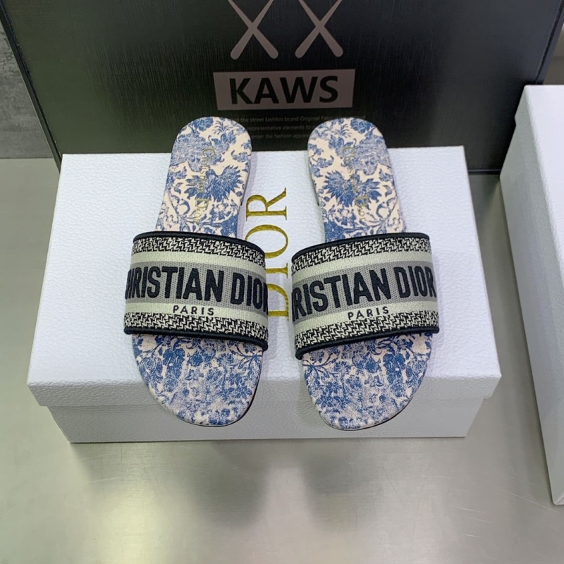 ch**an D*or slippers